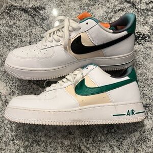 Nike Air Force 1 Low '07 LV8 EMB - White Malachite. Gently worn. Men’s size 11.